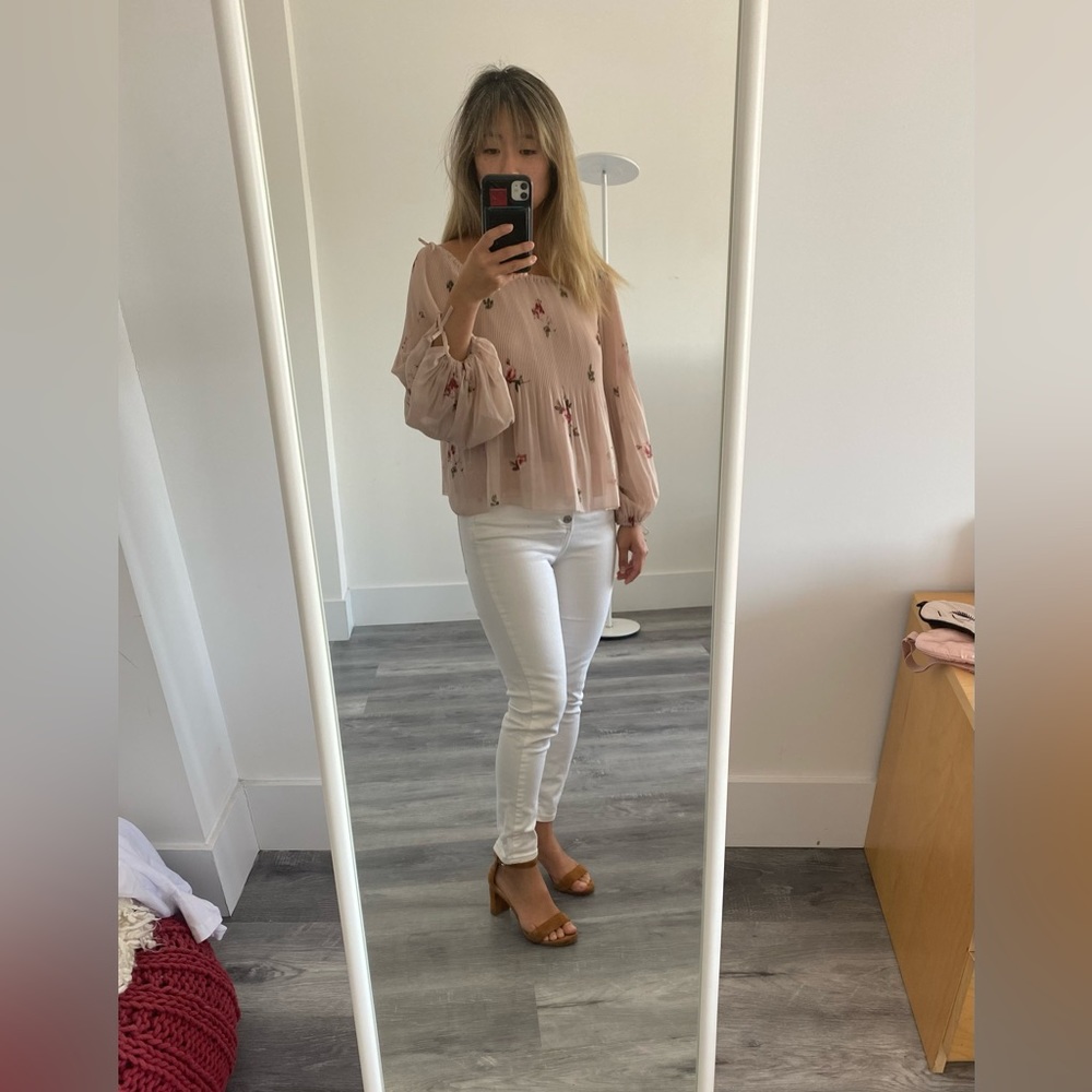 Aritzia Wilfred Talence Flowy Top in Pink
